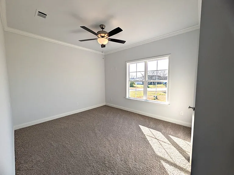 111 Nicole Britt Dr — Photo 36