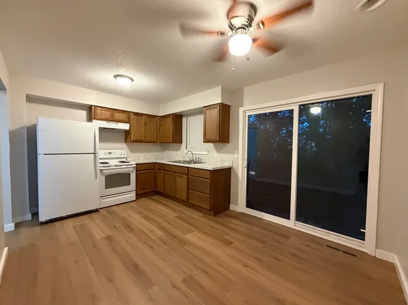 1709 NE White Dr APT A, Lees Summit, MO 64086