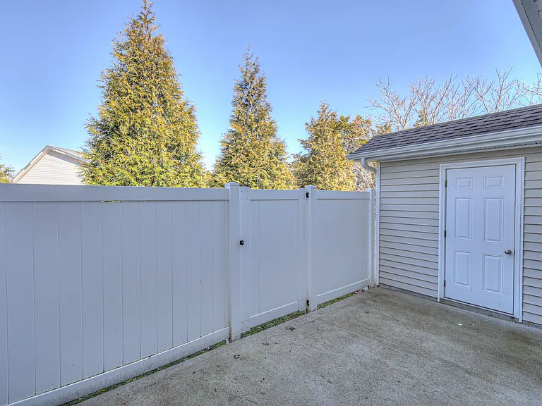 4325 Aurora Cir — Photo 26
