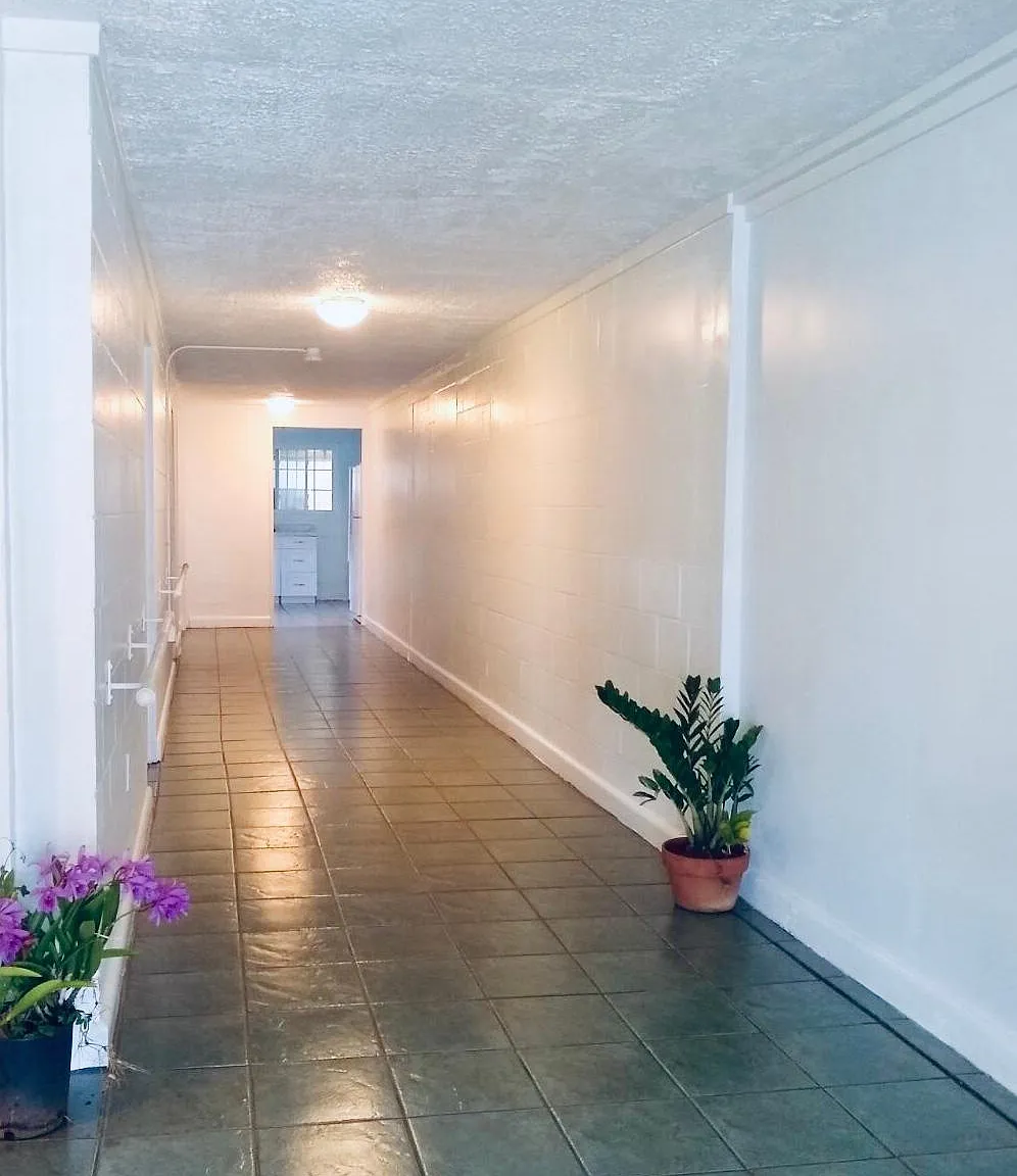1 bed, 120 sqft, $1,000 — Photo 2