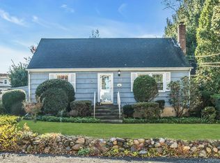 12 Violet Road, Bayville, NY 11709