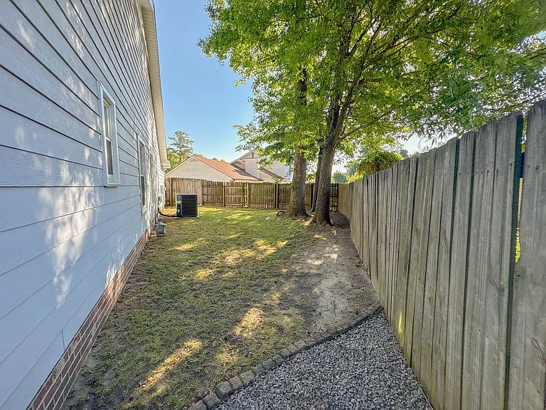 5813 Bacarro Pl — Photo 22