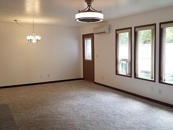 Livingroom / Dining  Area