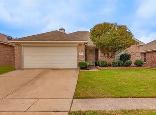 2016 Castleview Dr, Fort Worth, TX 76120