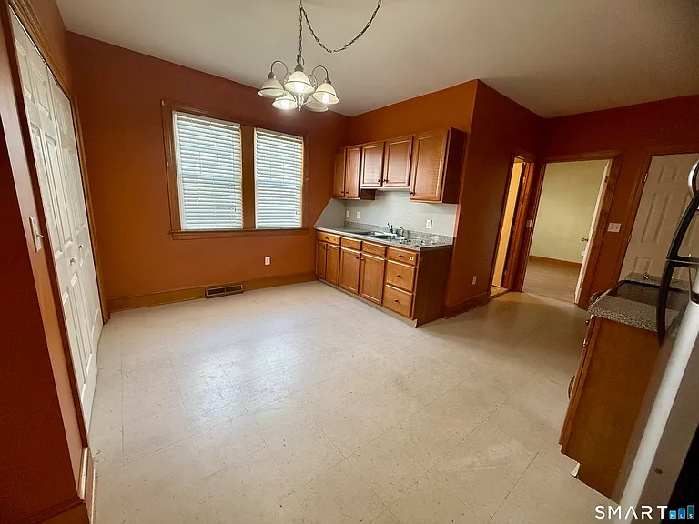 112 Belden St #1W — Photo 4