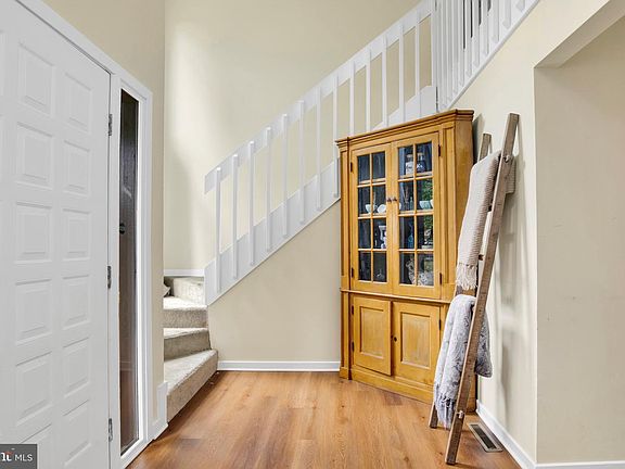 3rd image of 324 Delaplane Ave