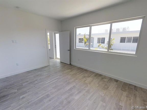 5th image of 321 S Shore Dr APT 7