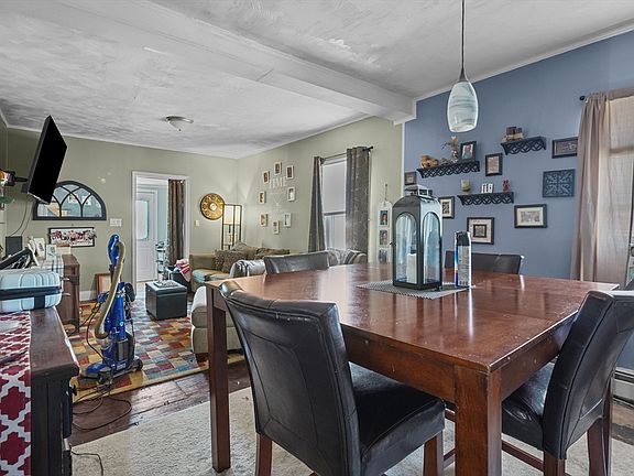 5th image of 42 Taunton Ave