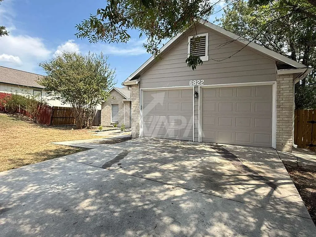 3 bed, 1520 sqft, $2,000 — Photo 2