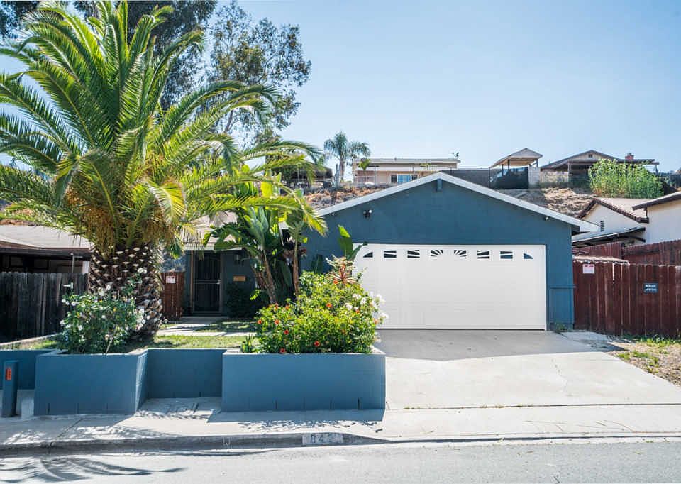 1st image of 842 Carlsbad St
