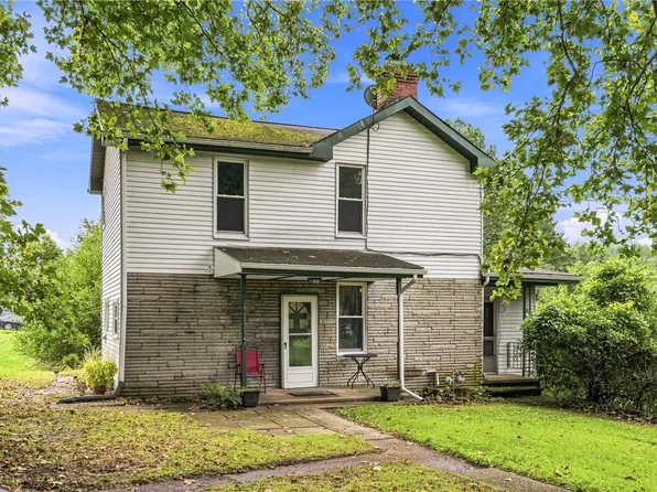 148 Coal Bluff Rd, Finleyville, PA 15332