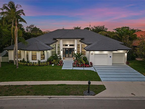 4th image of 7141 Mariana Court