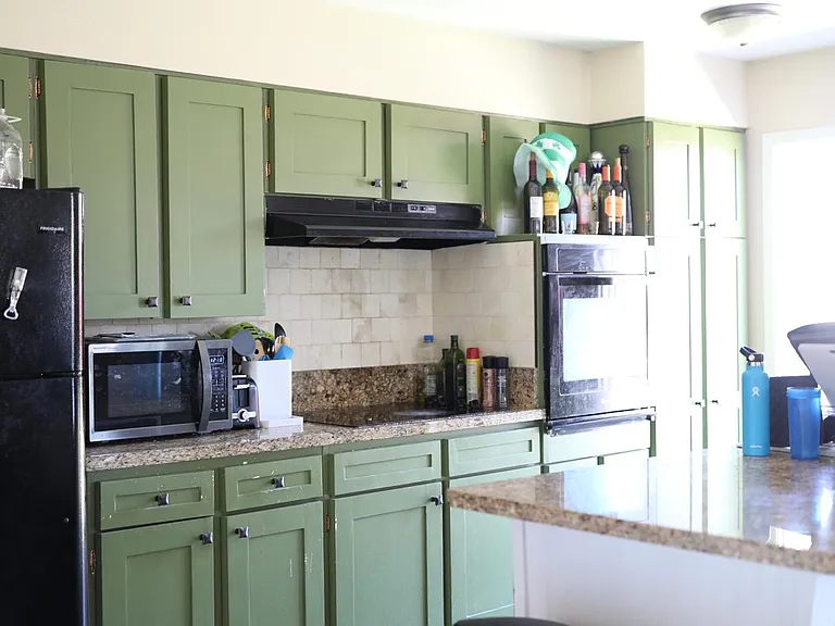 22 E Fairmont Dr — Photo 5