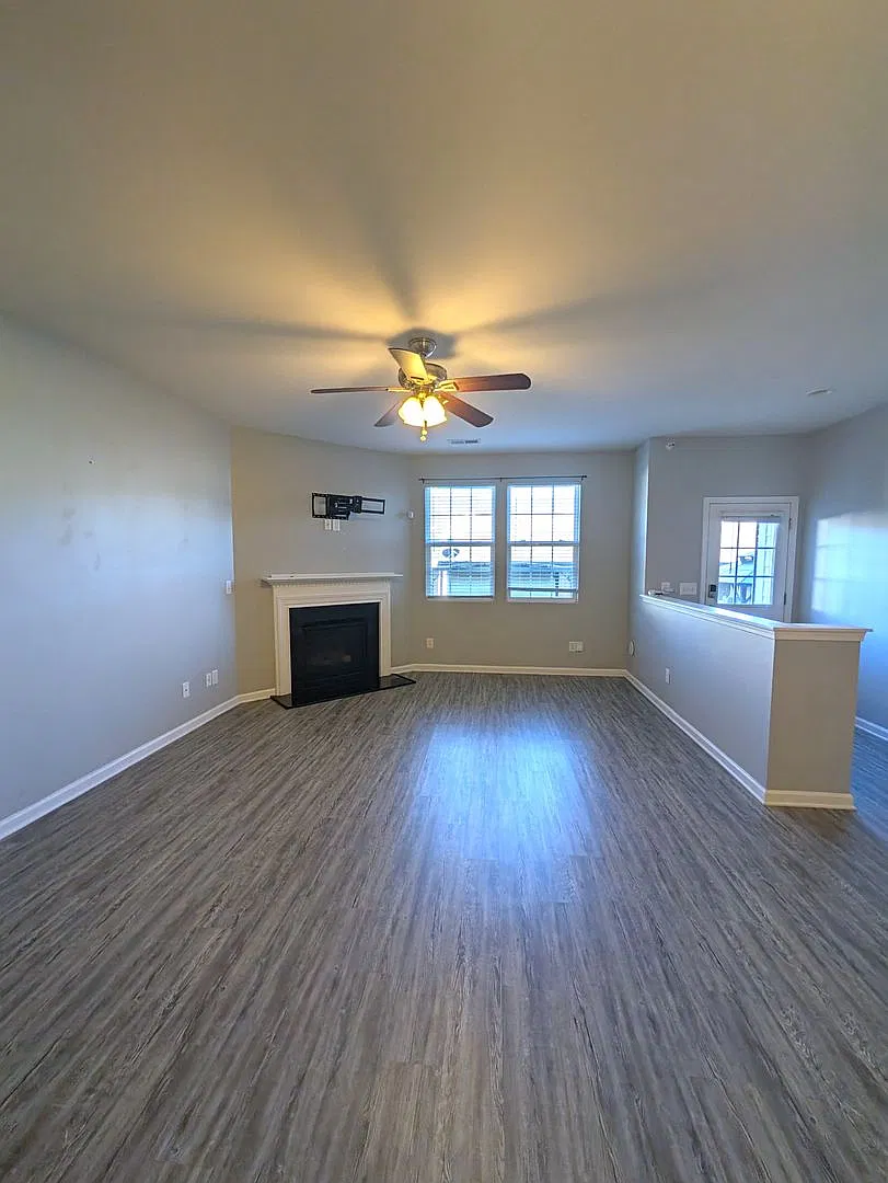 Mint Hill! 3 Bedroom! 100% Renovated! — Photo 2