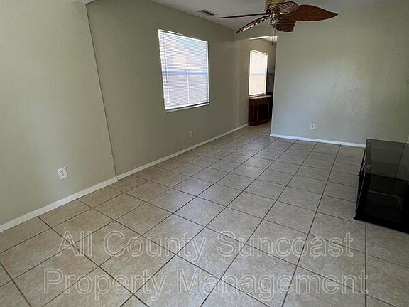 4th image of 2354 38th St S