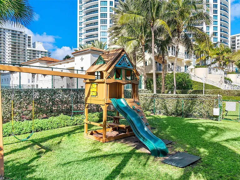 5959 Collins Ave #1101 — Photo 40