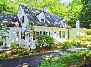 8 Lakewood Dr, Stamford, CT 06903