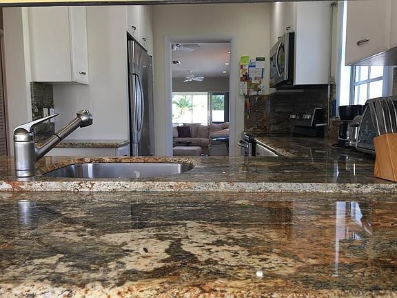 5th image of 201 Venetian Dr APT 2