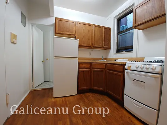 Rented by Lexington Real Estate Group | media 29