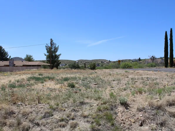 20505 E Antelope Rd, Cordes Lakes, AZ 86333