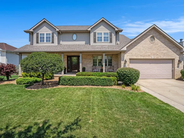 221 High Point Trl, Dyer, IN 46311
