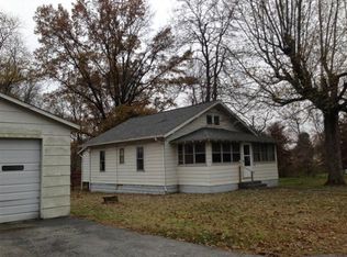 8256 E Laughlin St, Dugger, IN 47848