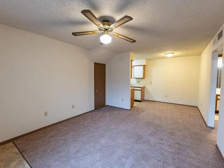 Marina Apartments — Photo 4