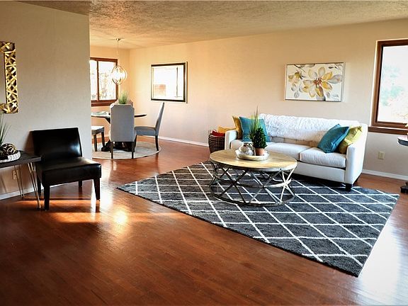Beautiful original hardwood floors and great open floor plan for entertaining!