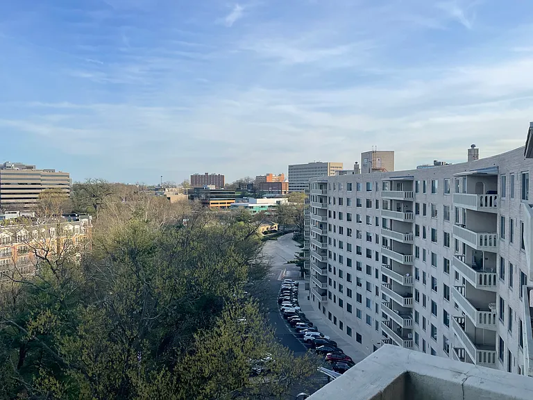191 Presidential Blvd — Photo 2