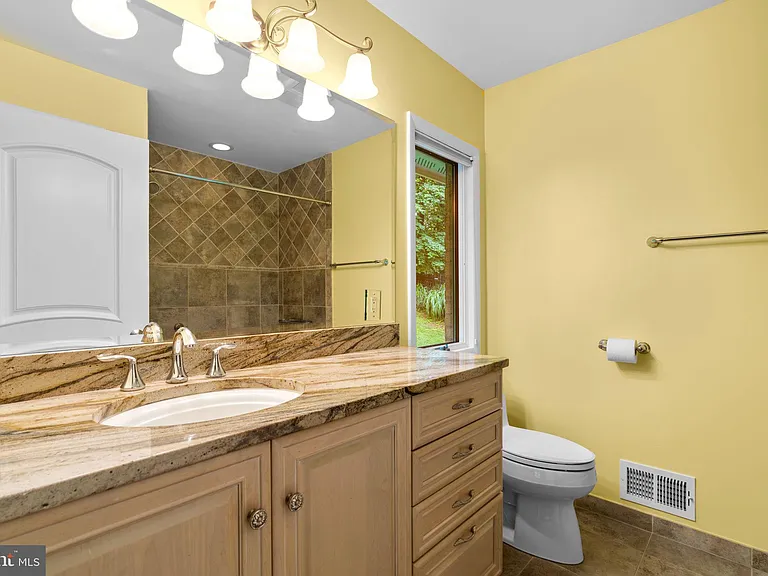 4233 Buckskin Wood Dr — Photo 48