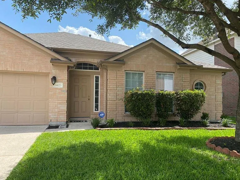 14123 Curry Creek Ln — Photo 2