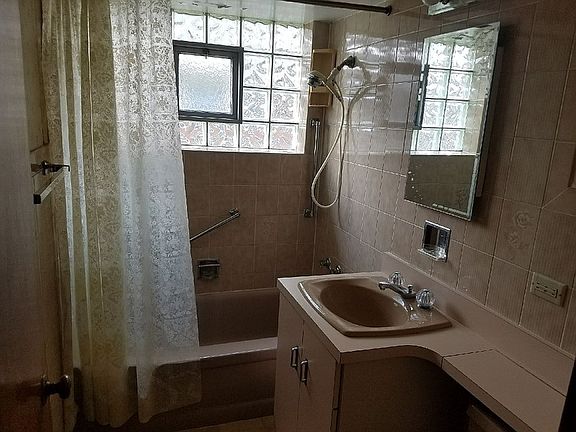 Upstairs Bathroom