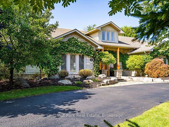 4th image of 2 Evergreen Rd
