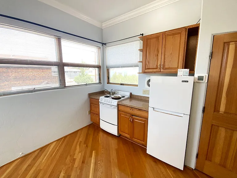 135 J Ave #B — Photo 3