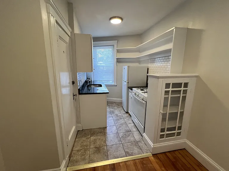 30 Langdon St #8 — Photo 4