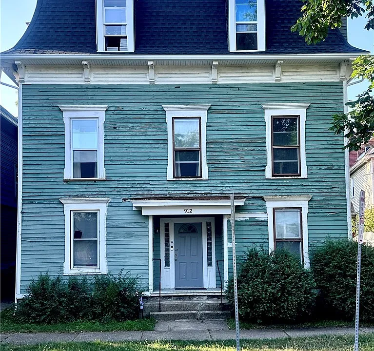 912 Lafayette Ave