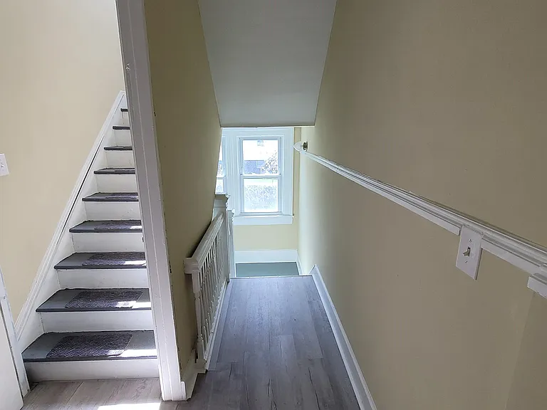 1820 Division Stright Rdg — Photo 25