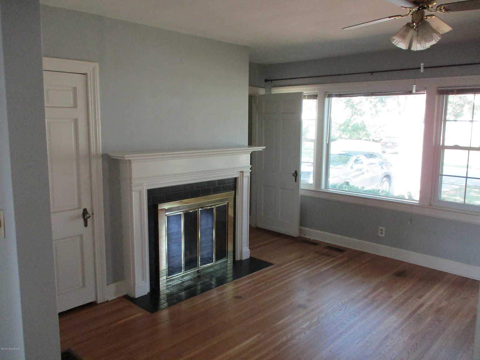 3 bed, 3.0 bath, 2491 sqft, $2,800 — Photo 2