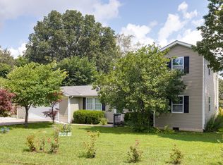 335 Pleasant View Rd, White Bluff, TN 37187
