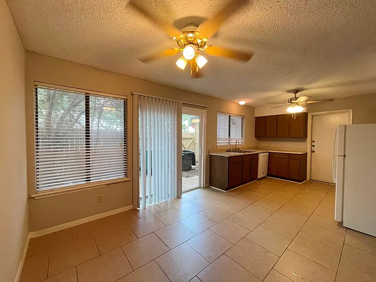 9502 Quail Village Ln — Photo 11