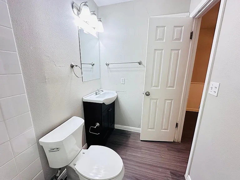 10806 Lazy Oaks Dr — Photo 27