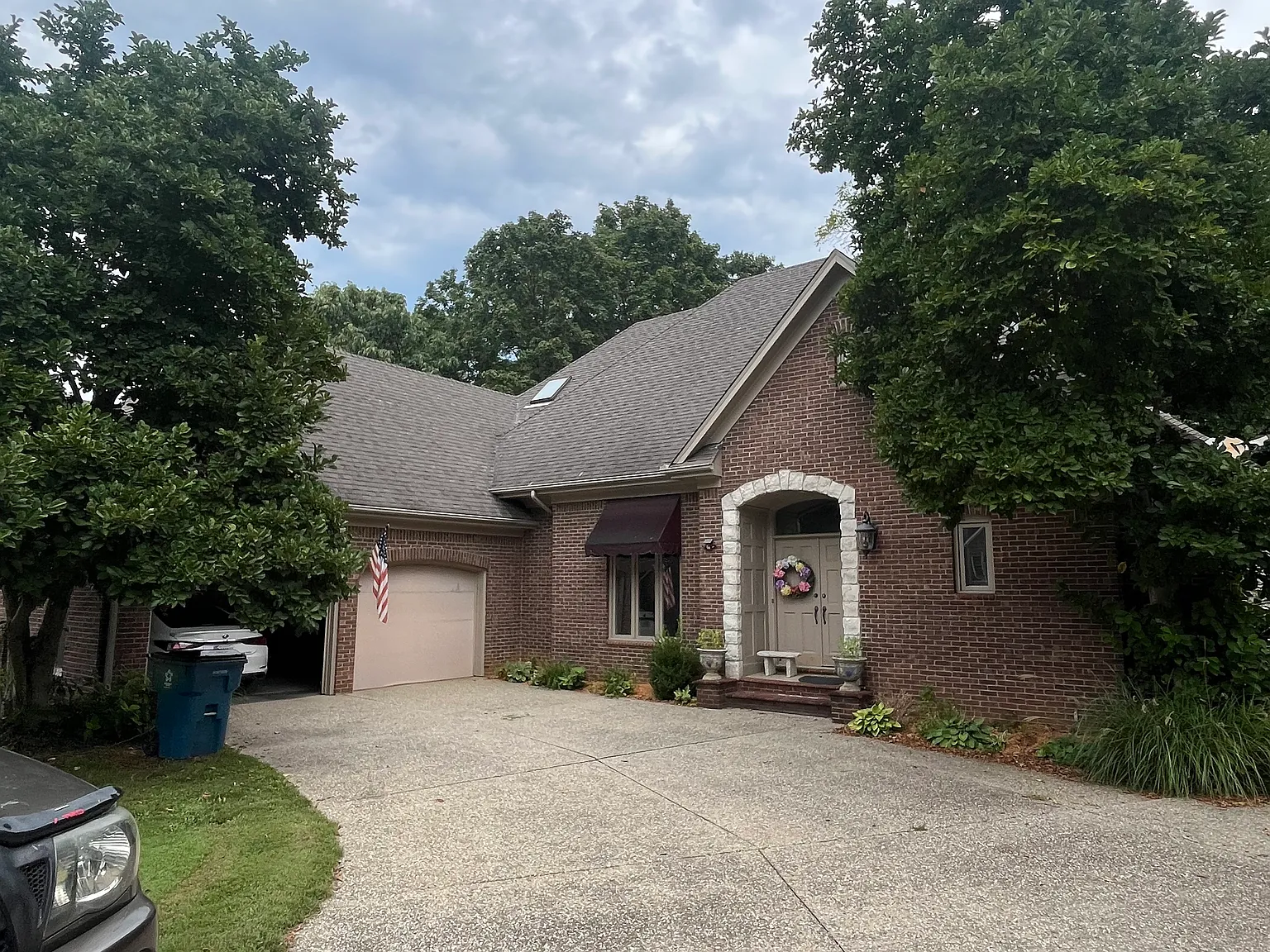 5 bed, 3.5 bath, 4800 sqft, $2,750 — Photo 1