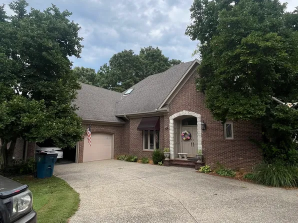 4006 Forest Crest Pl, Louisville, KY 40245