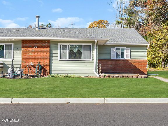 4th image of 32 Pheasant Street #A