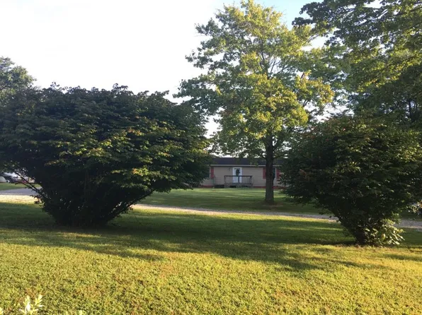 6775 Beauty Ln, Zanesville, OH 43701