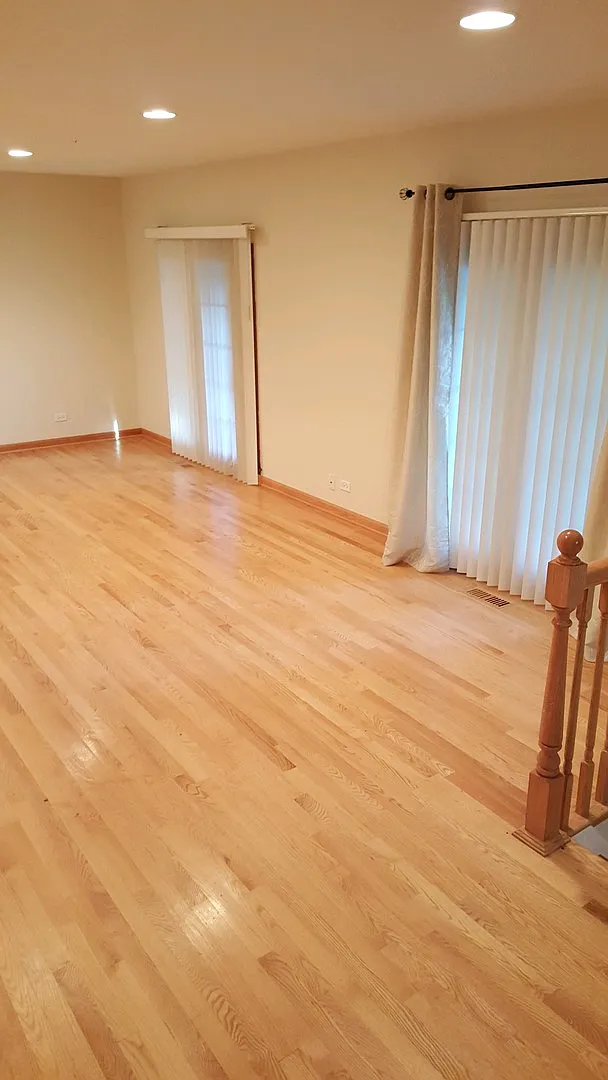 3 bed, 2.5 bath, 1353 sqft, $4,000 — Photo 3