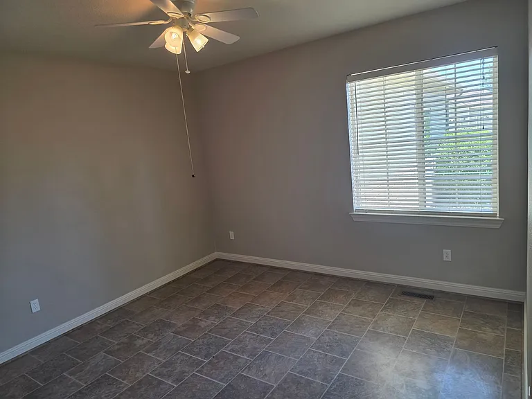 1458 Cardiff Dr — Photo 10