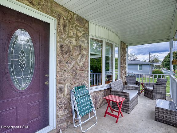 2nd image of 611 Saint Johns Rd
