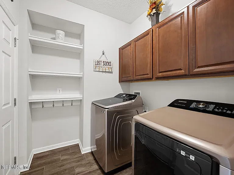477 Convex Ln — Photo 24