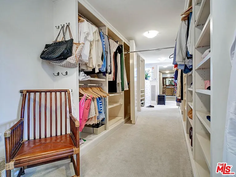 1056 Corsica Dr — Photo 33